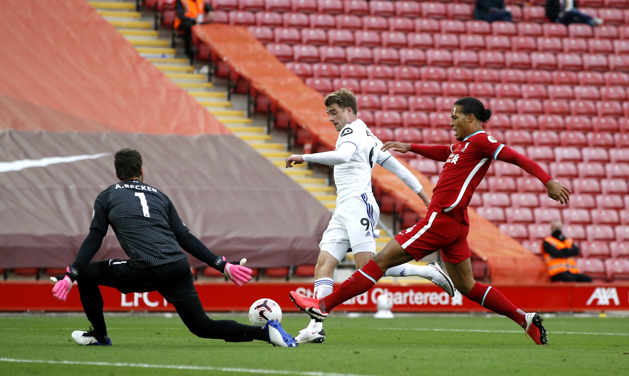 一路走好,你远不止一位杰出的足球运动员.